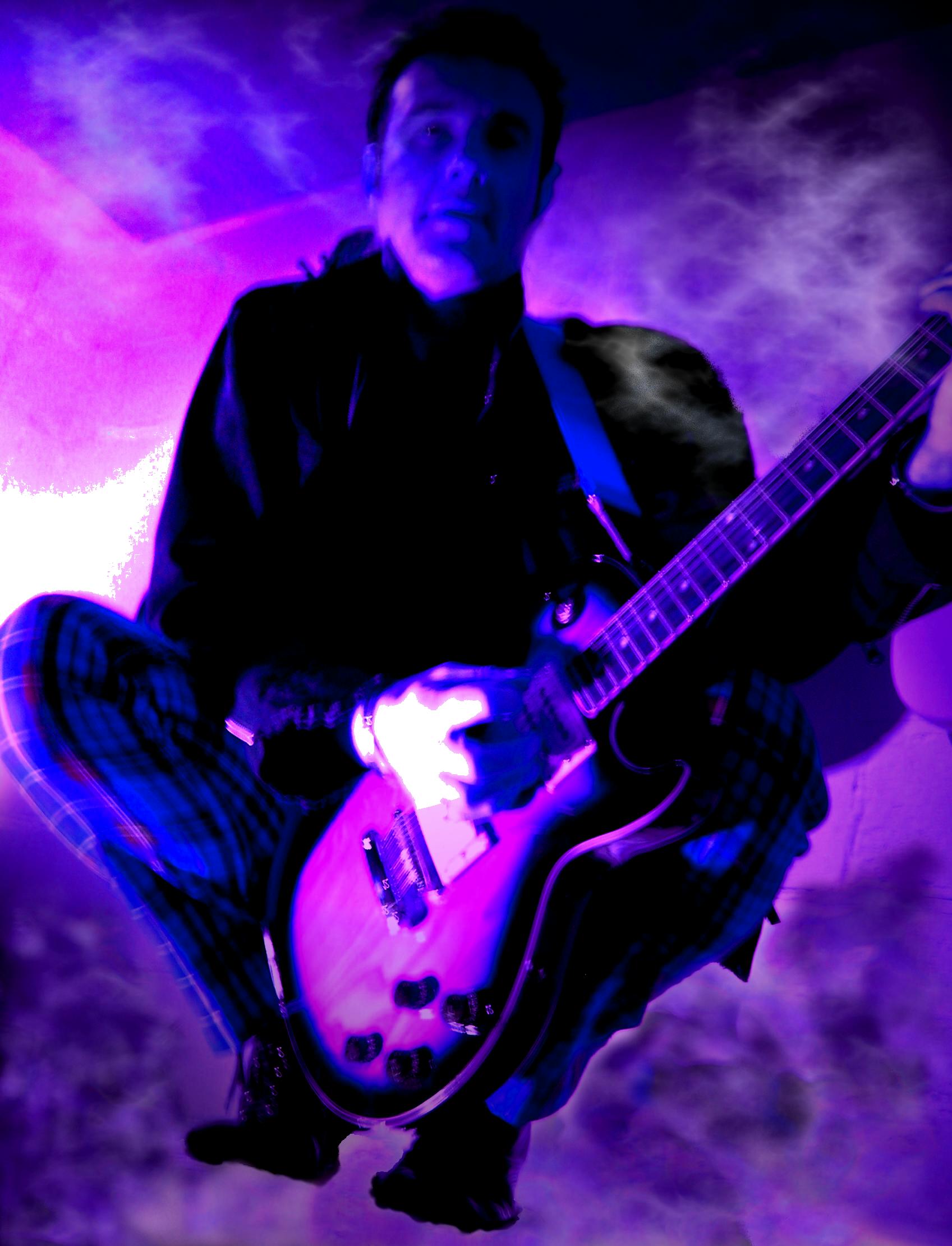Andypurpleblue.JPG (247388 bytes)